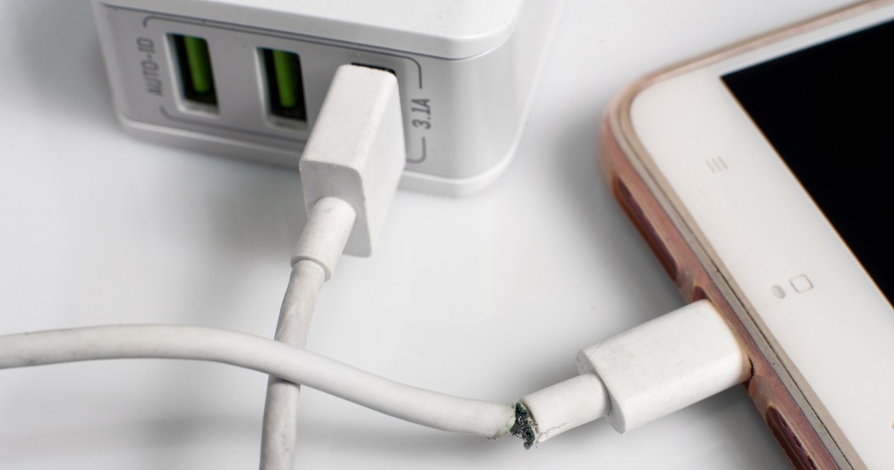 W ten sposób ochronisz kable i urządzenia. Banalne, a działa