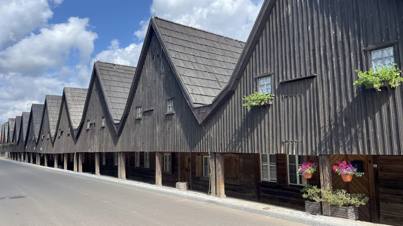 Jedna z najpiękniejszych wsi w Polsce. Takich domów nie ma nigdzie indziej