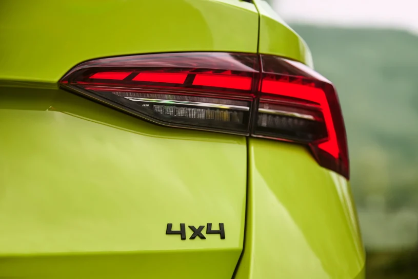 Czy auto elektryczne może mieć napęd 4x4?