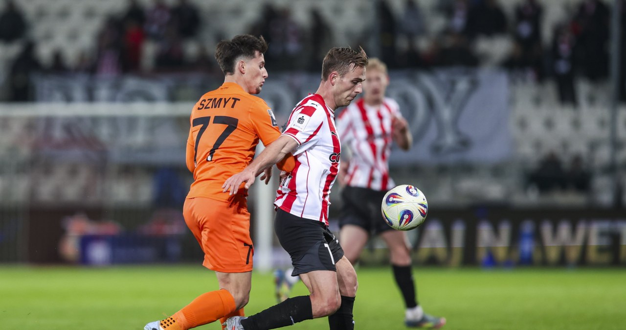 Niebywałe sceny na meczu Ekstraklasy, był protest. Kibice dali o sobie znać