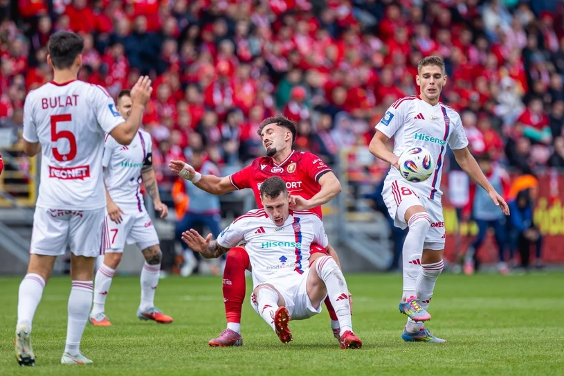 Widzew marzył o skutecznym snajperze, a Andi Zeqiri zawodzi na całej linii.