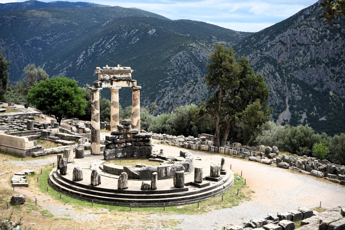 Polscy turyści ukradli starożytny artefakt w Delfach. "Szukali przygód", byli pijani