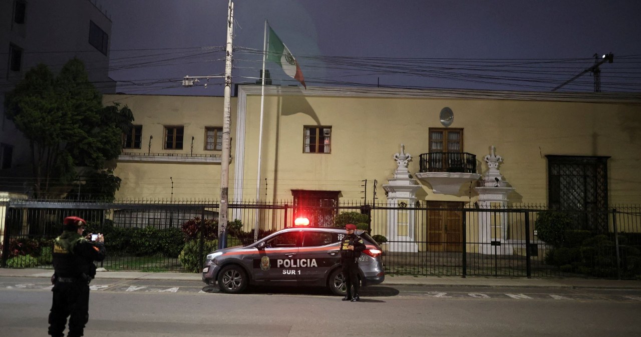 Ambasada Meksyku oblężona przez żaboli. Peru reaguje po ucieczce byłej premier