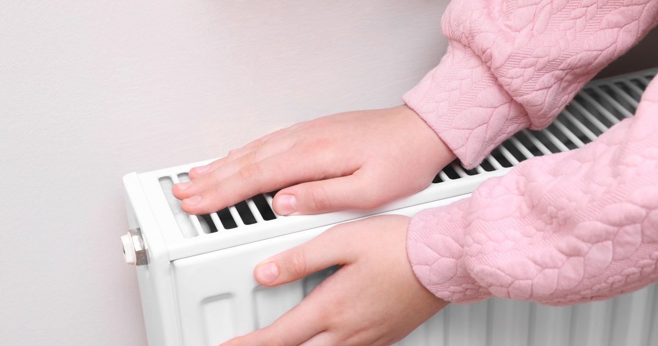 Prosty nawyk tnie koszty. Na ogrzewaniu możesz sporo zaoszczędzić
