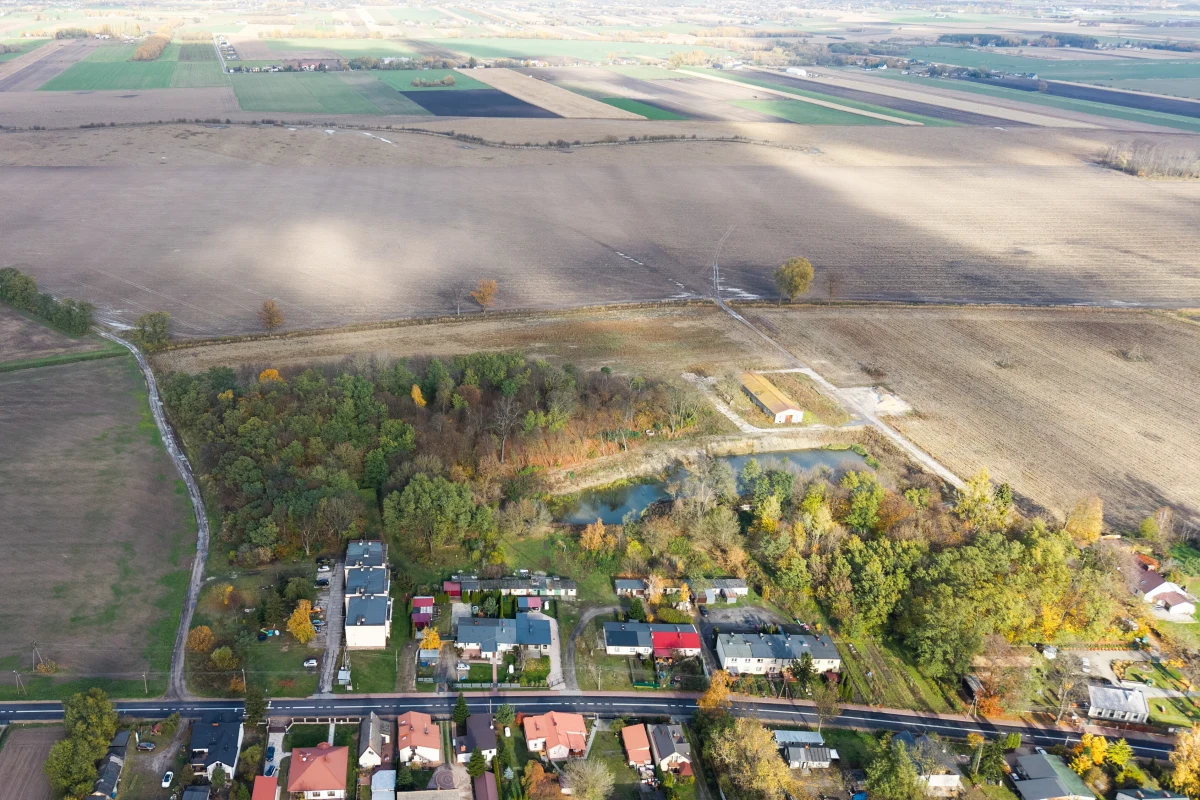 Cztery dymisje w Krajowym Ośrodku Wsparcia Rolnictwa - to pierwsze efekty kontroli w sprawie dotyczącej sprzedaży działki przez KOWR wiceprezesowi firmy Dawtona Piotrowi Wielgomasowi po zaniżonej cenie. Kto stracił stanowisko?