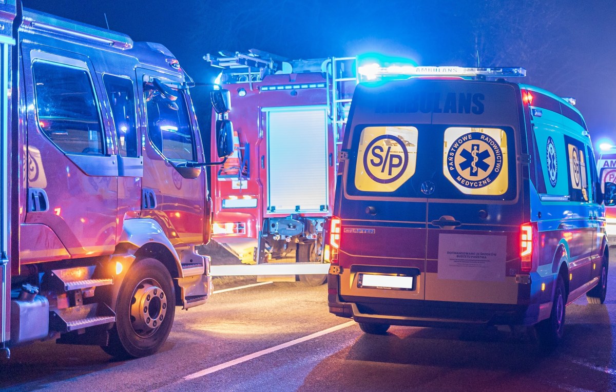 Wielki pożar hali zakładu meblarskiego