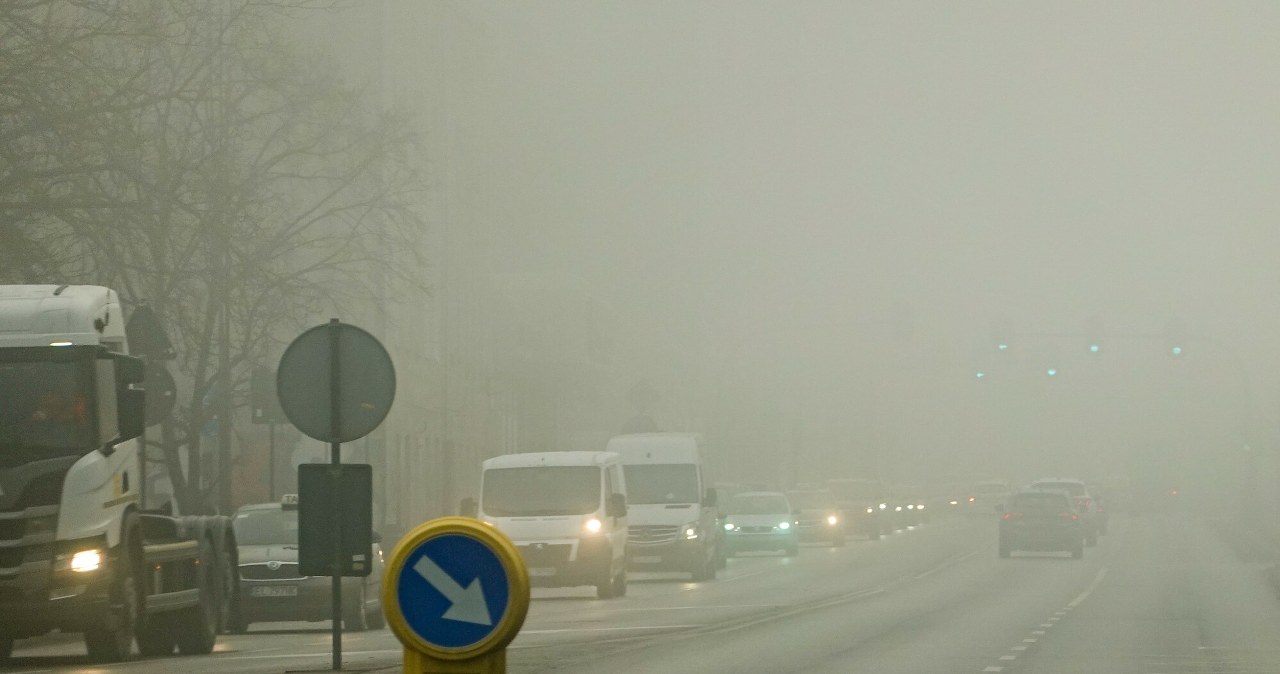 Na drogach może zrobić się niebezpiecznie. Widoczność będzie ograniczona