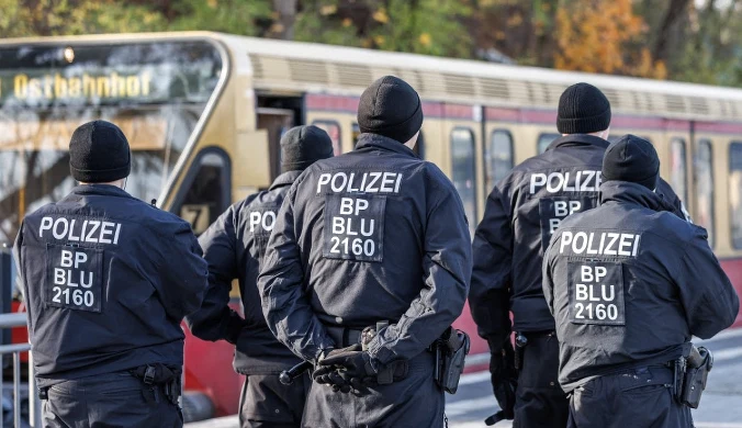 Niemcy wzięli na cel trzy grupy. Zmasowana akcja, trwają przeszukania