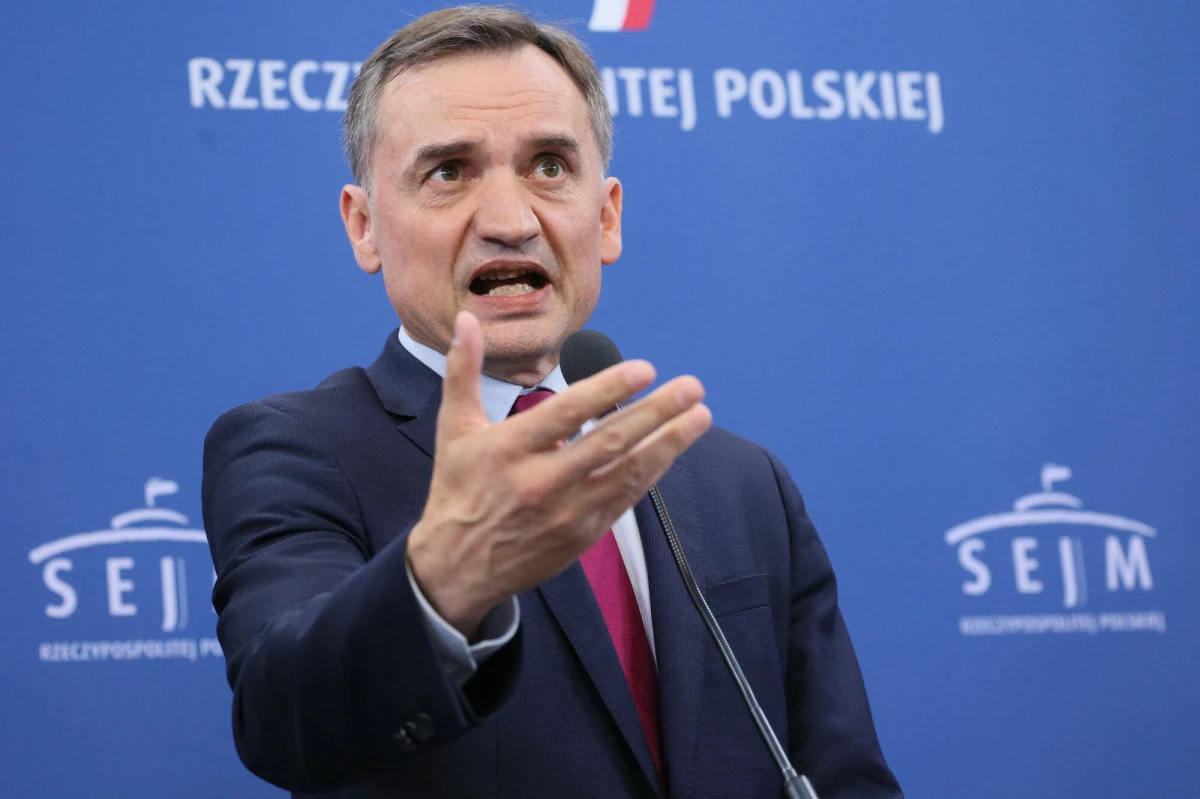 Większość posłów zagłosuje za uchyleniem immunitetu Zbigniewowi Ziobrze - ustalił dziennikarz RMF FM Kacper Wróblewski. Pod znakiem zapytania stoi jednak przegłosowanie wniosku o wyrażenie zgody na aresztowanie byłego ministra sprawiedliwości, ponieważ niektórzy posłowie PSL-u wahają się, jak oddać głos.