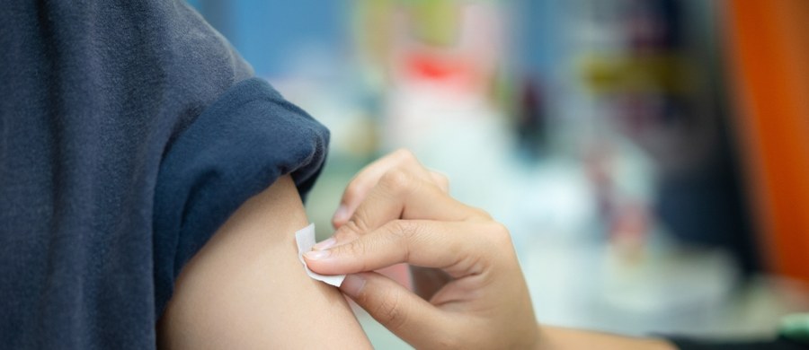 Fakty i mity na temat szczepień bierzemy dzisiaj pod lupę w cyklu "Twoje Zdrowie w Faktach RMF FM". Eksperci odpowiadają na Wasze najczęstsze pytania dotyczące szczepień.