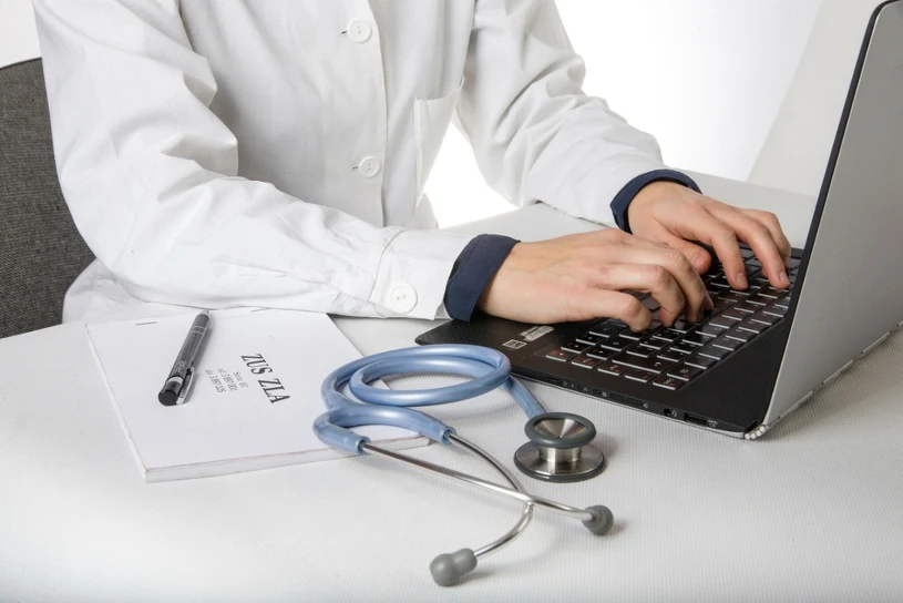 Lekarz wystawił zwolnienie z takim kodem? Szybko nie zobaczysz zasiłku