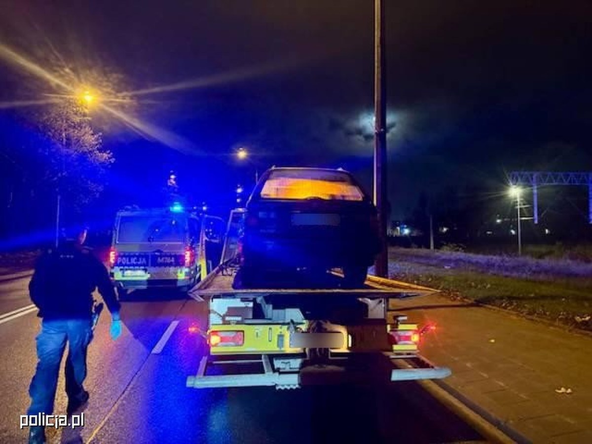 Nocny pościg w Białymstoku: Policjanci wcisnęli gaz do dechy, jest finał