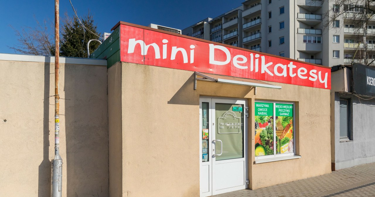 Kiedyś większość z nas robiła tam zakupy. Sklepy znikają jeden po drugim