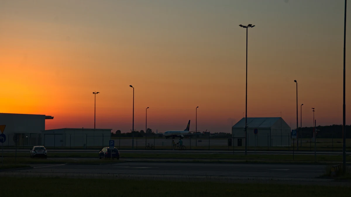 Przestrzeń nad lotniskiem w Lublinie będzie zamknięta w środę do godz. 18. Polska Agencja Żeglugi Powietrznej informuje, że zaplanowane są ćwiczenia sił powietrznych RP, a zamknięcie nie ma związku z działaniami ochrony granicy.