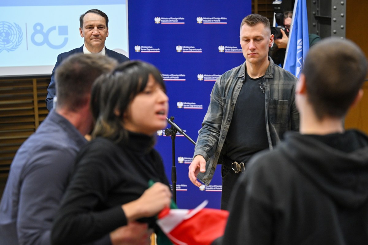 Инцидент во время выступления Сикорского в Варшавском университете. Речь шла о Палестине