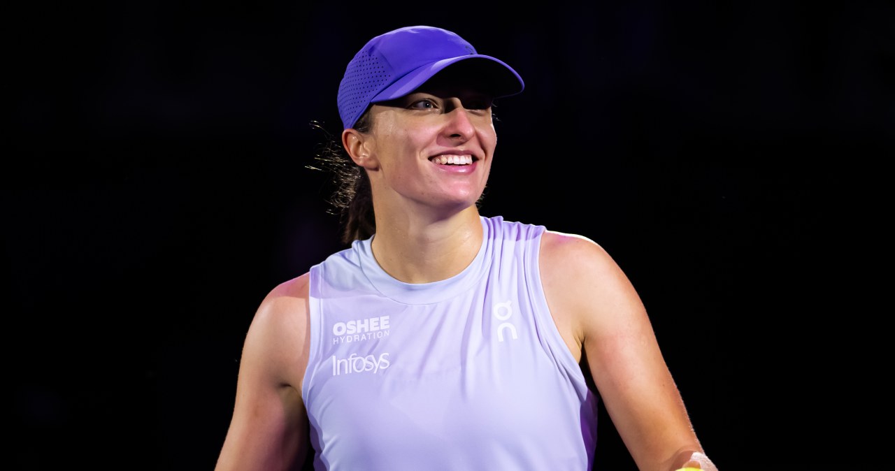 Taki przelew szejkowie muszą wykonać na konto Świątek. Przegrała, a dołożyła