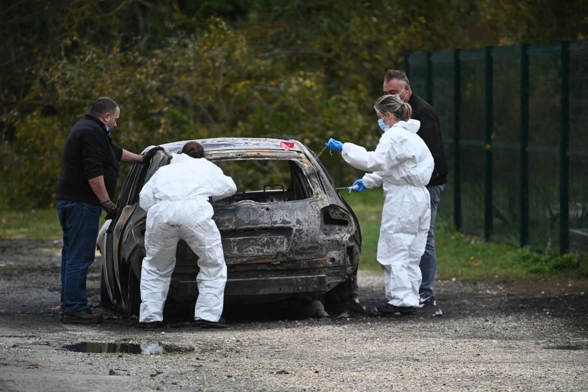 Mężczyzna wjechał w pieszych. Chciał podpalić swój samochód