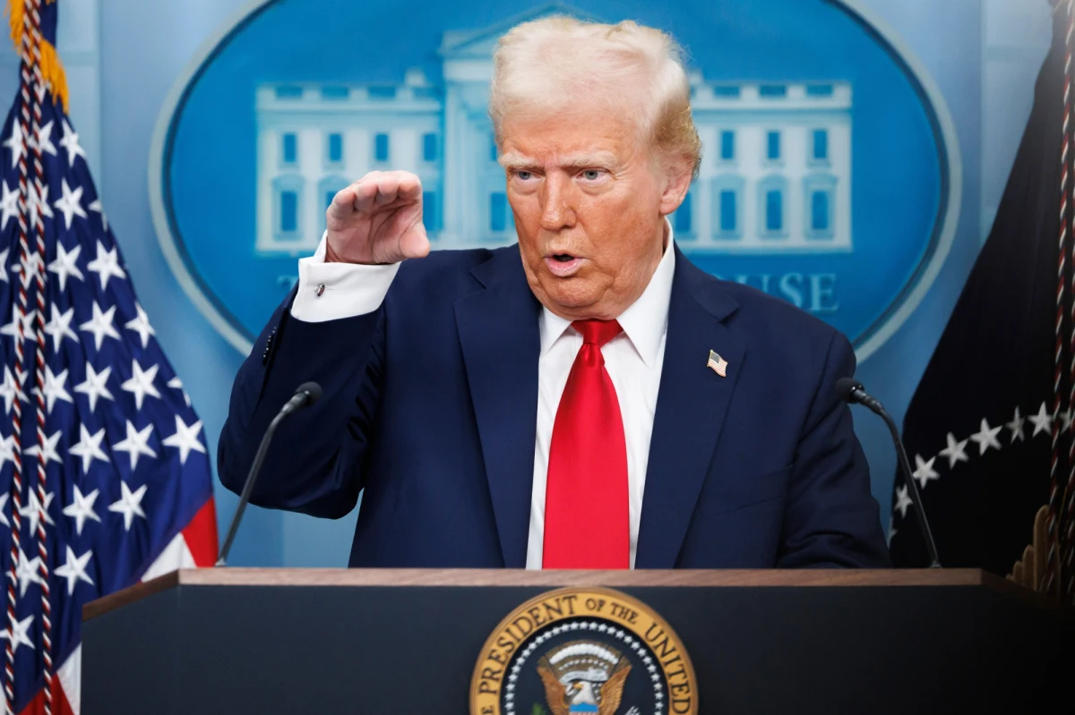 ​Prezydent Stanów Zjednoczonych Donald Trump w wywiadzie udzielonym stacji Fox News ocenił, że nowy burmistrz Nowego Jorku Zohran Mamdani "powinien być dla niego milszy". Tłumaczył to tym, że to prezydent USA kontroluje fundusze płynące do miasta. Zachęcił by Mamdani "wyciągnął do niego rękę".