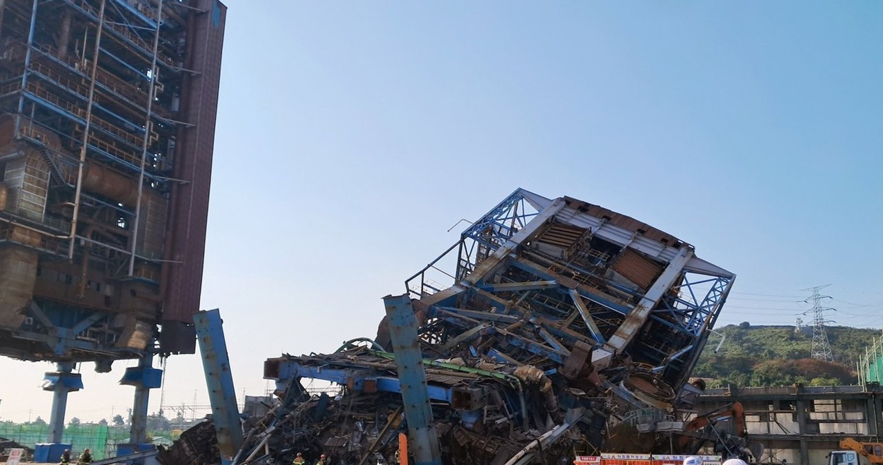 Runął obiekt na terenie elektrowni w Korei Południowej. Trwa akcja ratunkowa