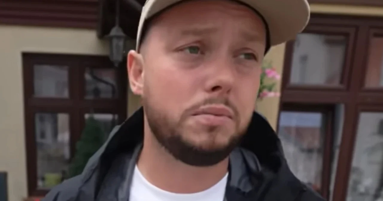 Książulo nigdy nie podaje ręki. Ma więcej zwyczajów i wszystkie wyjaśnił