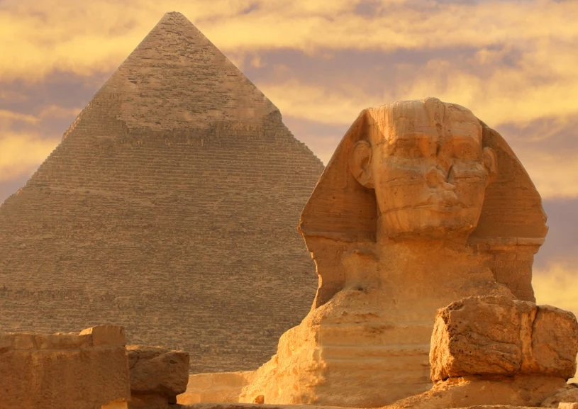 Już w antyku były turystyczną atrakcją. Nad ranem wydawały dziwny dźwięk