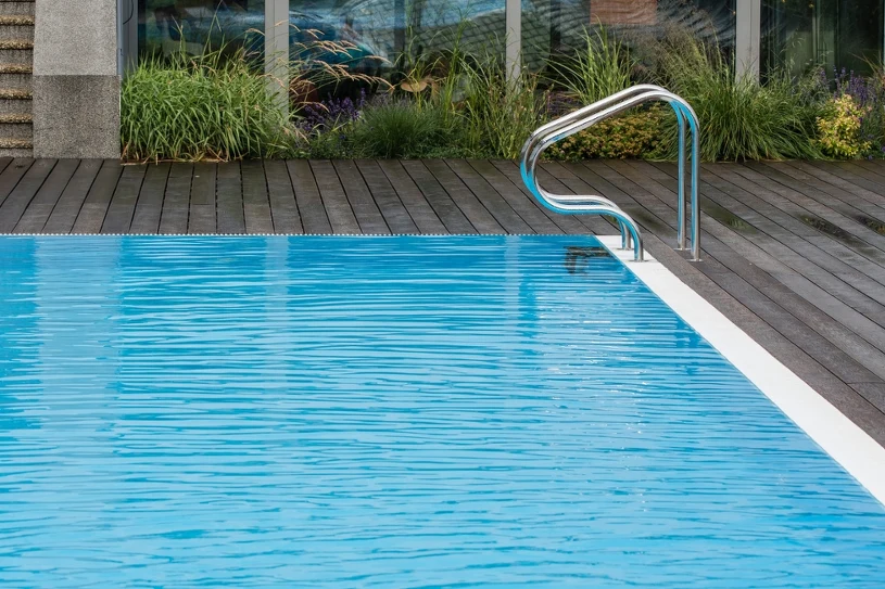 Chciał mieć basen, dostał ogromną sumę. Nietypowe znalezisko we Francji