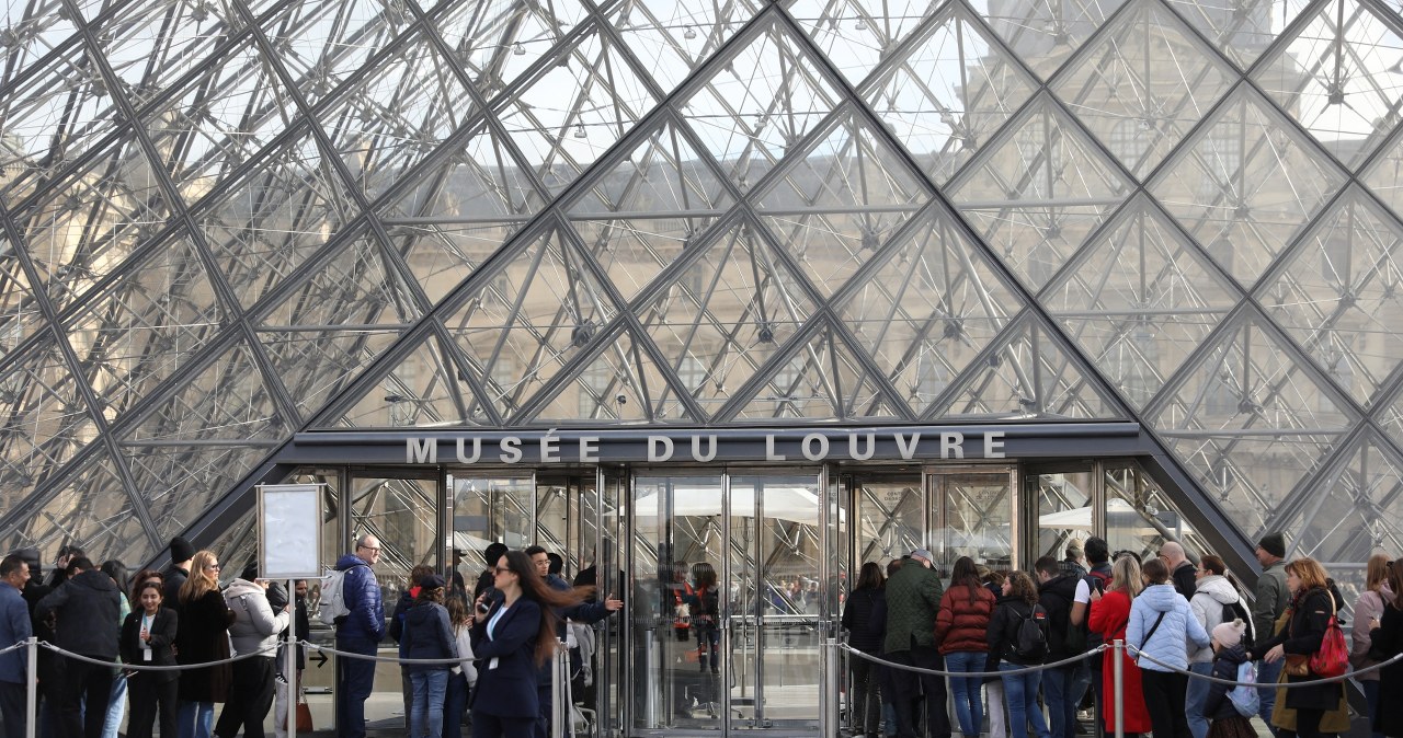 wiadomości,aktualności,Interia Luwr miał poważne problemy, monitoring zabezpieczało proste hasło. Media dotarły do audytów