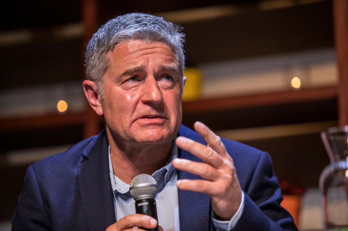 Sąd Okręgowy we Wrocławiu wydał nowy wyrok w sprawie Władysława Frasyniuka, oskarżonego o znieważenie polskich żołnierzy. Sąd zmienił wyrok sądu pierwszej instancji, który skazał Frasyniuka na 15 tys. zł grzywny, i uniewinnił w czwartek byłego posła i opozycjonistę z czasów PRL.