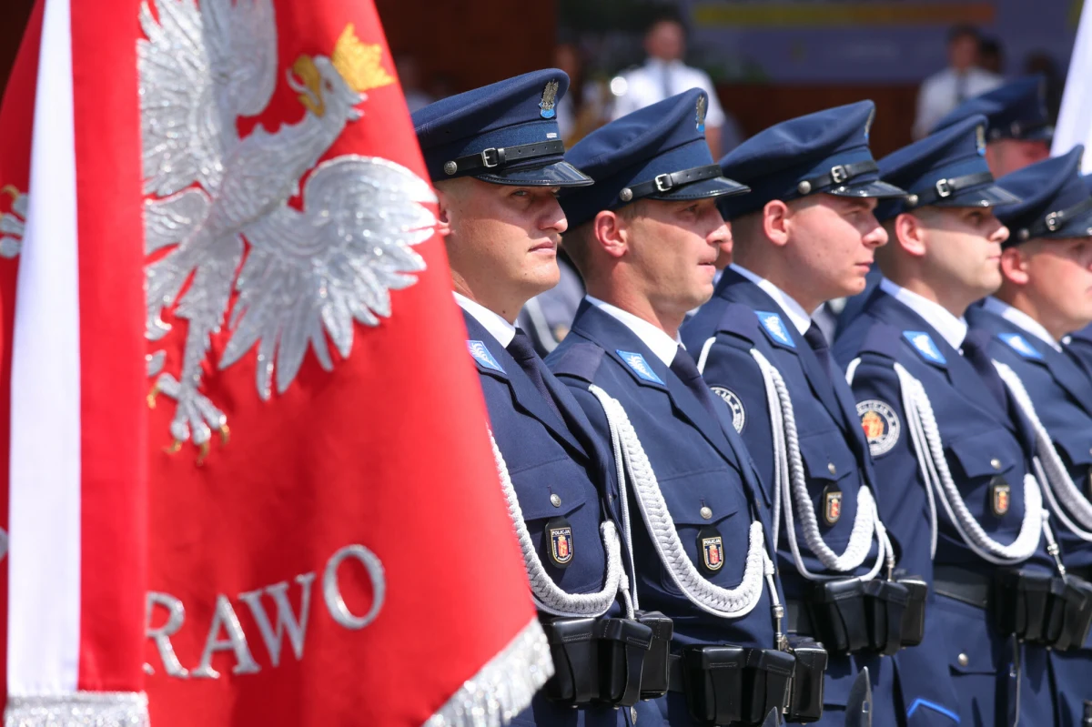 Wielkie zmiany w policji. Powstanie Narodowe Biuro Śledcze. Ta komórka do zwalczania najpoważniejszych przestępstw zostanie utworzona z połączenia Centralnego Biura Śledczego Policji oraz Centralnego Biura Zwalczania Cyberprzestępczości. 
