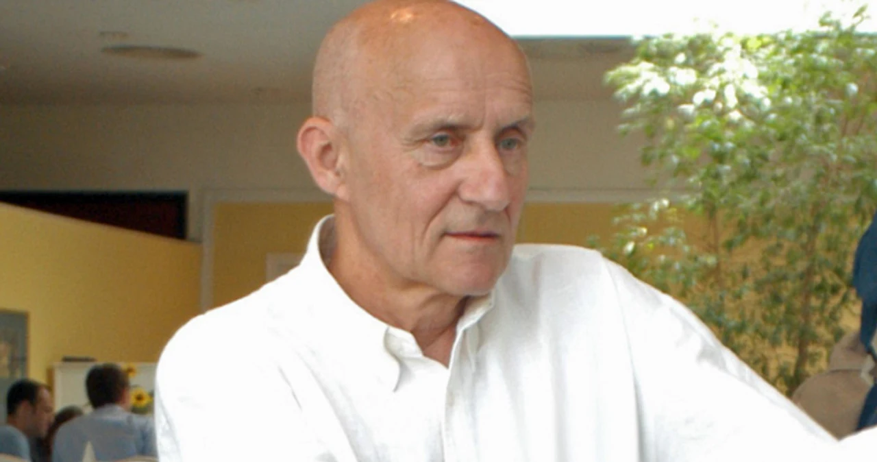 Aktor wywołał towarzyski skandal. Porzucił jedną aktorkę i związał z drugą