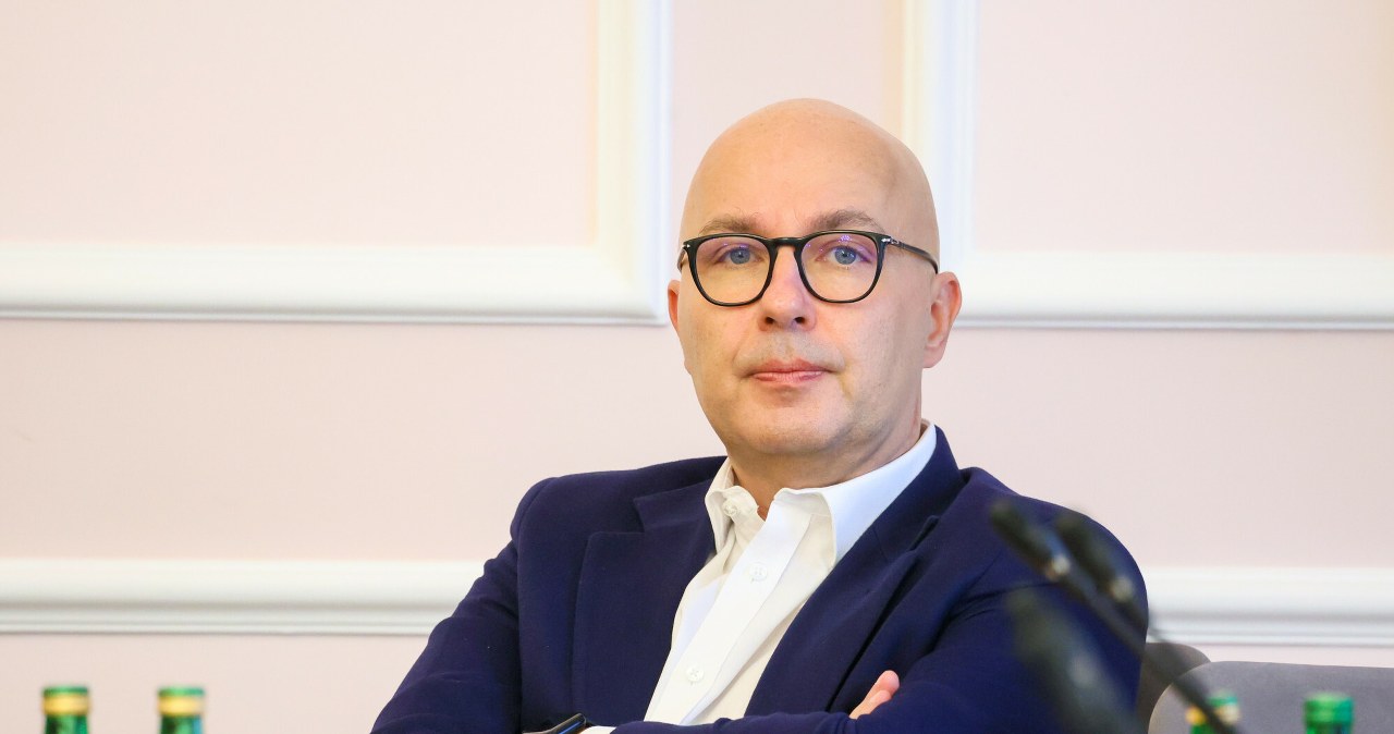 "Wojna buldogów" w KO? W kuluarach komentują odejście wiceministra