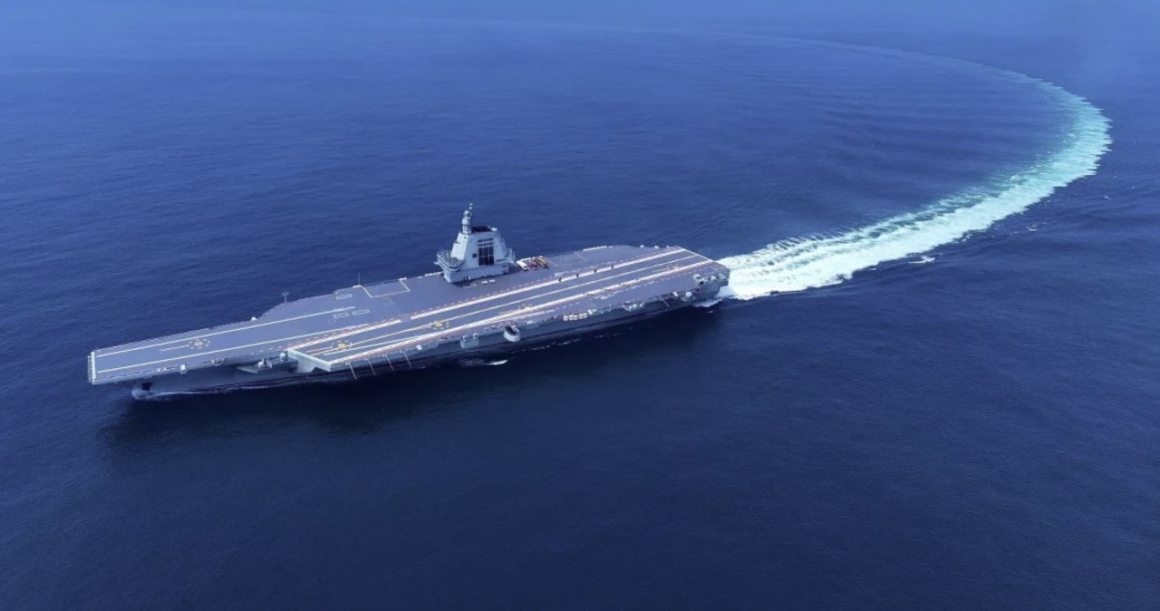 Fujian gotowy. Najnowszy chiński lotniskowiec oficjalnie w służbie