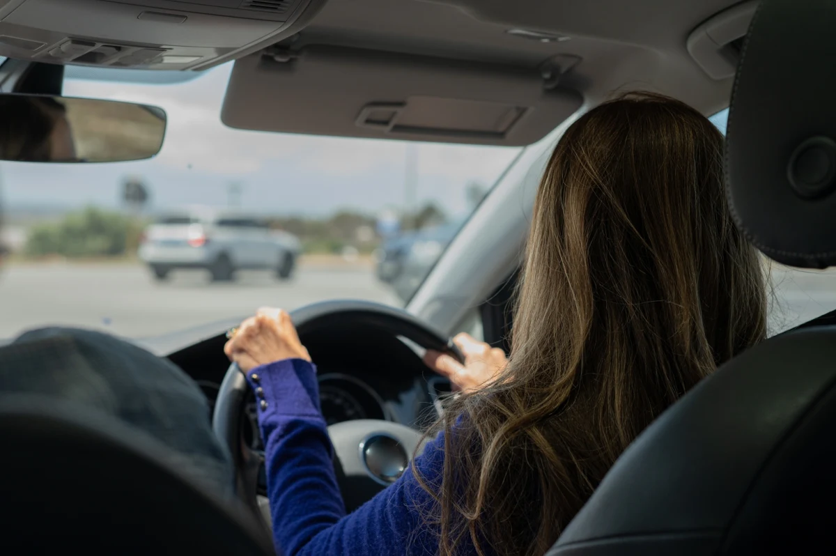 Prawie 3 promile w organizmie miała 34-latka, która przyjechała samochodem do przedszkola odebrać swoją córkę. Kobieta to mieszkanka powiatu brzozowskiego na Podkarpaciu. Dziewczynka została przekazana bliskim, a matka została zatrzymana, straciła prawo jazdy, grożą jej 3 lata więzienia. Sprawą zajmie się sąd rodzinny.