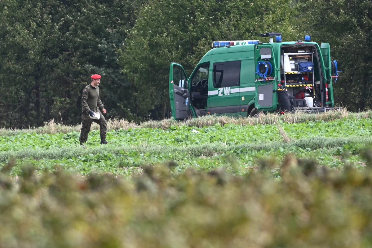 Wrześniowy incydent z rosyjskimi dronami, które naruszyły polską przestrzeń powietrzną, wywołał prawdziwą burzę wśród wojskowych i polityków. Jak informuje "Gazeta Wyborcza", wydarzenie to nie tylko ujawniło poważne braki w ochronie polskiego nieba, ale również przyspieszyło decyzje dotyczące zakupu nowoczesnych systemów antydronowych. Jednak wybór nowego rozwiązania budzi wśród ekspertów i wojskowych poważne wątpliwości.