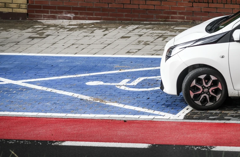 Zgubiona karta parkingowa PFRON. Instytucja prostuje błędne informacje