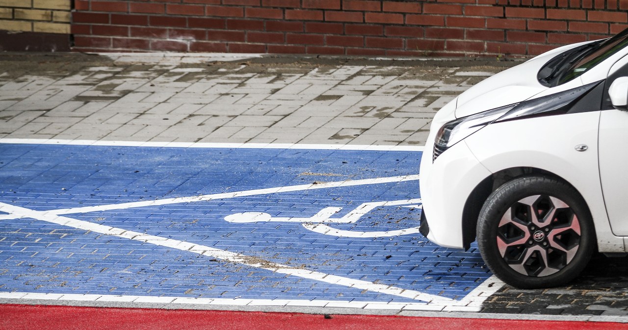 Utrata karty parkingowej z PFRON. Co robić?