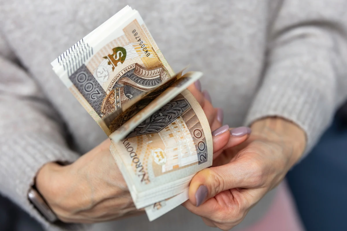 8771,70 zł - tyle wyniosło przeciętne wynagrodzenie w trzecim kwartale 2025 roku. Tę informację podał Główny Urząd Statystyczny.