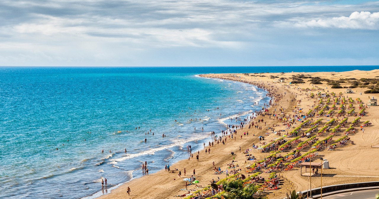 Polacy jeżdżą tam masowo na urlop. Słynną plażę niszczy viralowy trend