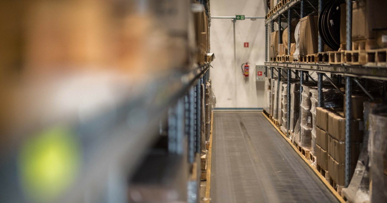 W Chinach zakazane, w Polsce hit. Trafiają w pudełkach jako "latarki"