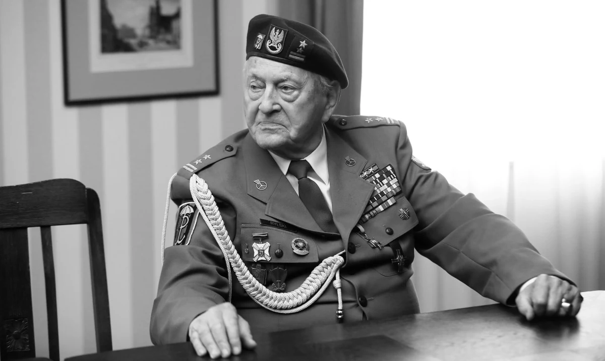 W wieku 102 lat zmarł ppłk Zbigniew Rylski ps. "Brzoza", żołnierz legendarnego batalionu "Parasol" i ostatni żyjący obrońca Pałacyku Michla – poinformowały Wojska Obrony Terytorialnej. Rylski wsławił się m.in. bohaterską postawą podczas walk na cmentarzach ewangelickich, gdzie mimo ciężkiej rany uratował dowódcę "Gryfa", późniejszego generała Janusza Brochwicz-Lewińskiego.