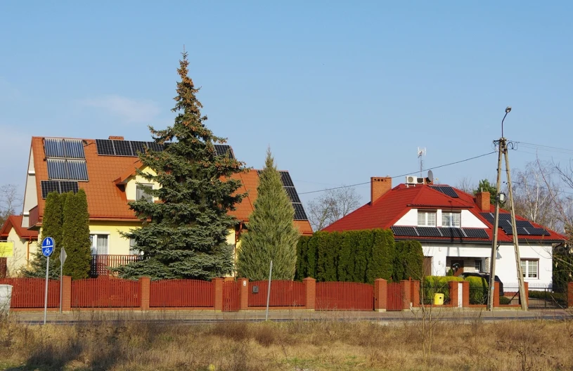 Oszuści mają kolejny sposób na Polaków. Chodzą po domach i robią "kontrole"