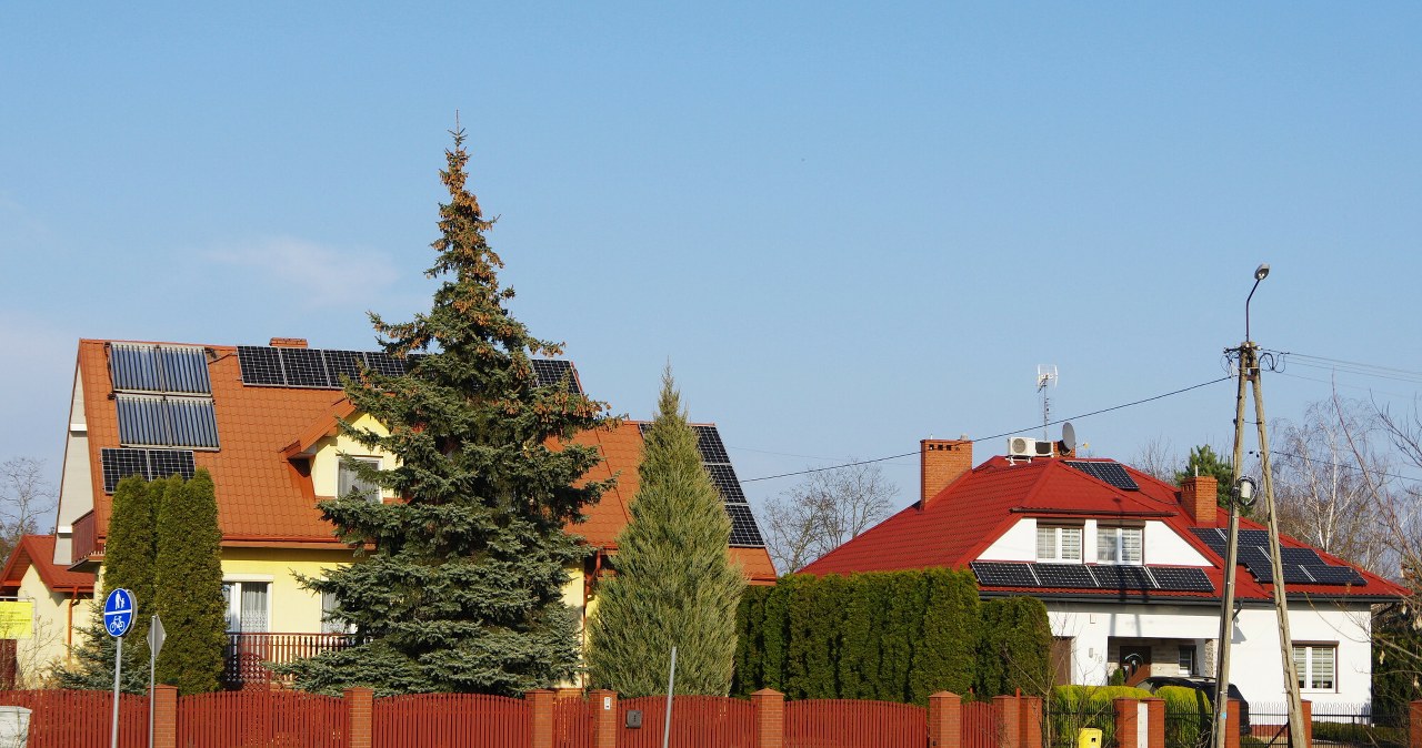 Oszuści mają kolejny sposób na Polaków. Chodzą po domach i robią "kontrole"