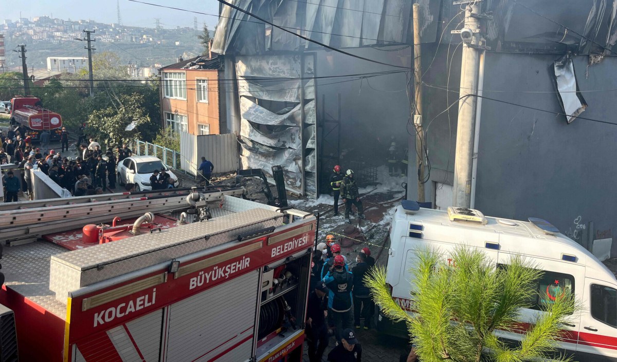 Spłonęła fabryka perfum. W środku znaleziono ciała sześciu osób