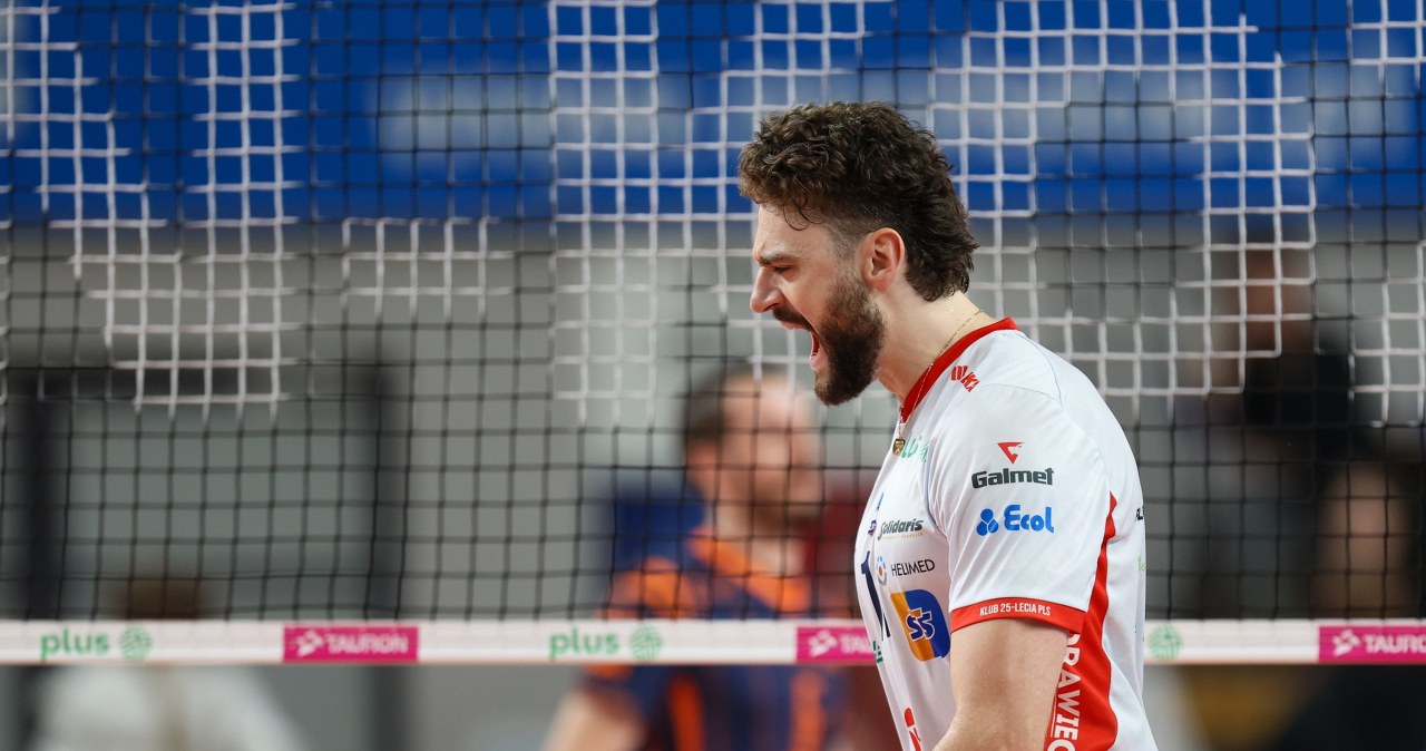 Nokautujący cios w siatkarskim hicie. Gigant wstał z kolan, problemy rywali