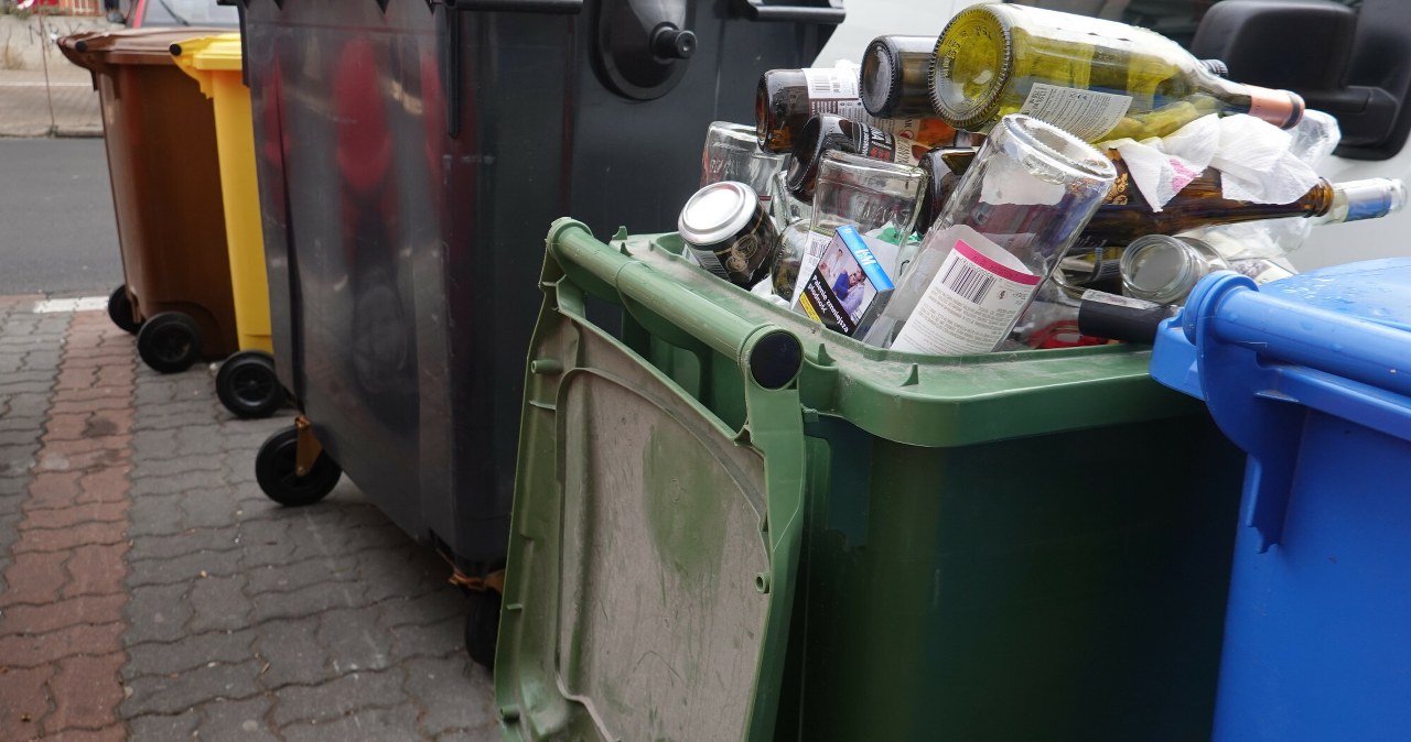 Zakaz wyrzucania szkła do śmieci w workach. Zmiana w Wielkopolsce