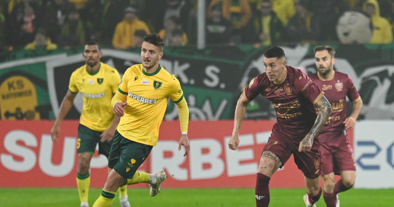 Dwa ciosy w trzy minuty. Rywale nie wiedzieli, co się dzieje. Piast wygrywa