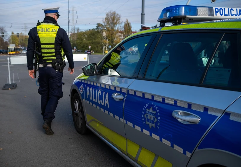 Porwali 37-latka, grozili mu palnikiem. Po trzech dniach uciekł przez okno