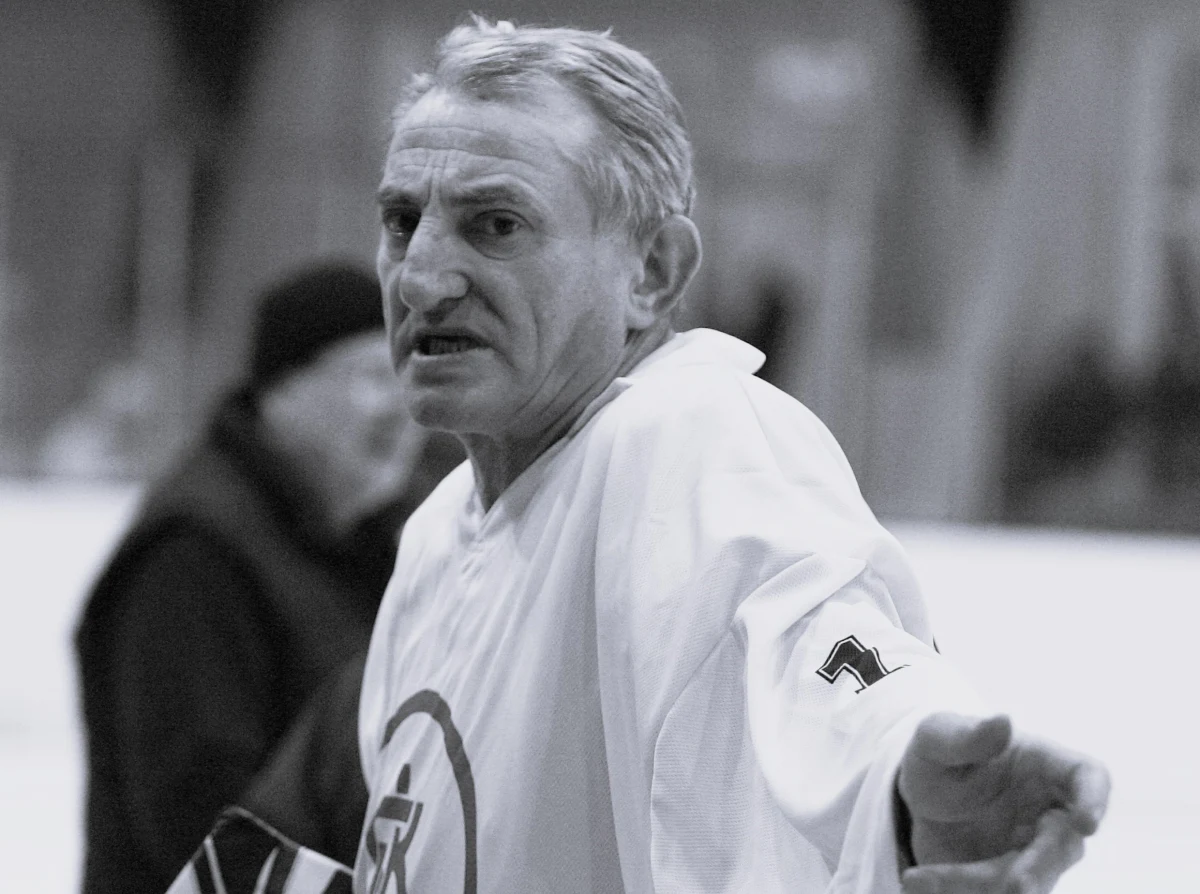 Jeden z najlepszych bramkarzy reprezentacji Polski w hokeju na lodzie nie żyje. Walery Kosyl był olimpijczykiem z Sapporo (1972) i Innsbrucka (1976). Przez niemal całą karierę był związany z ŁKS-em Łódź. Miał 81 lat.