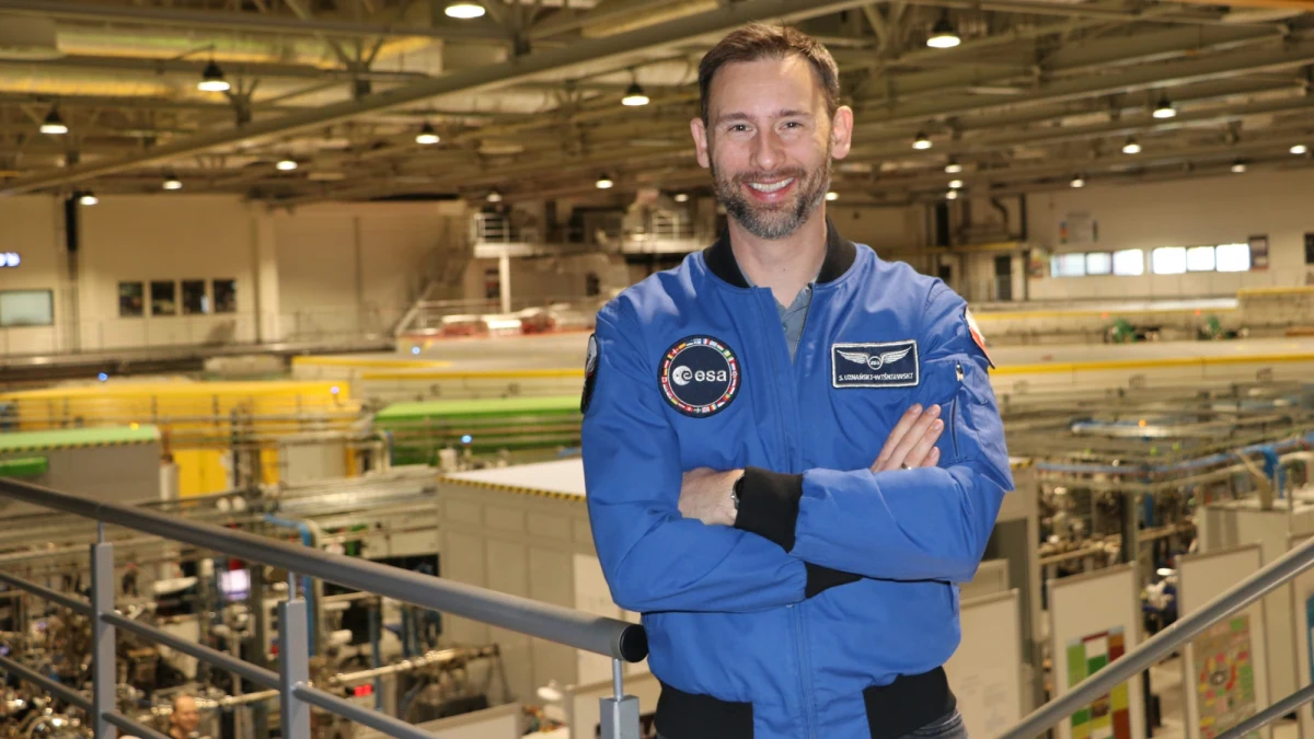 "Tak naprawdę to teraz podejmowane są decyzje, pokazujące co znaczyła kosmiczna misja IGNIS, w jaki sposób ją wykorzystamy i co tak naprawdę na tej polskiej misji zbudujemy w przyszłości" - mówi RMF FM Sławosz Uznański-Wiśniewski. Drugi polski astronauta podkreśla w rozmowie z Grzegorzem Jasińskim, że kluczowe znaczenie będą miały ustalenia podczas listopadowej Rady Ministerialnej Europejskiej Agencji Kosmicznej w Bremie. To tam kraje członkowskie zadeklarują udział finansowy w programach agencji, powstanie też trzyletnia strategia rozwoju sektora kosmicznego dla Starego Kontynentu. 