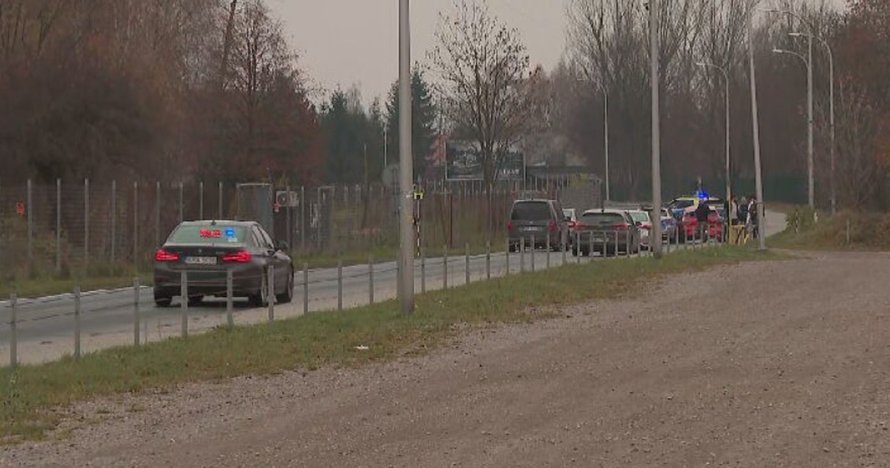 Kraków. Pościg za uciekającym autem. Policjanci oddali strzały